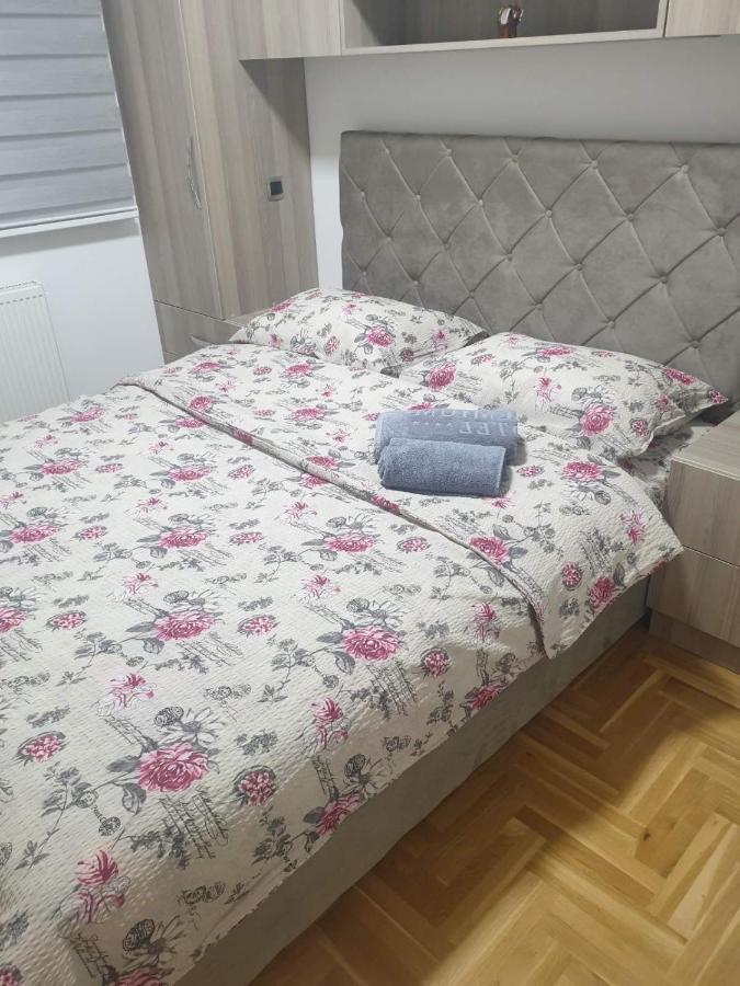 Apartman Lux S&V 1 Lukavica Istocno Sarajevo Hilandarska Centar 아파트 외부 사진